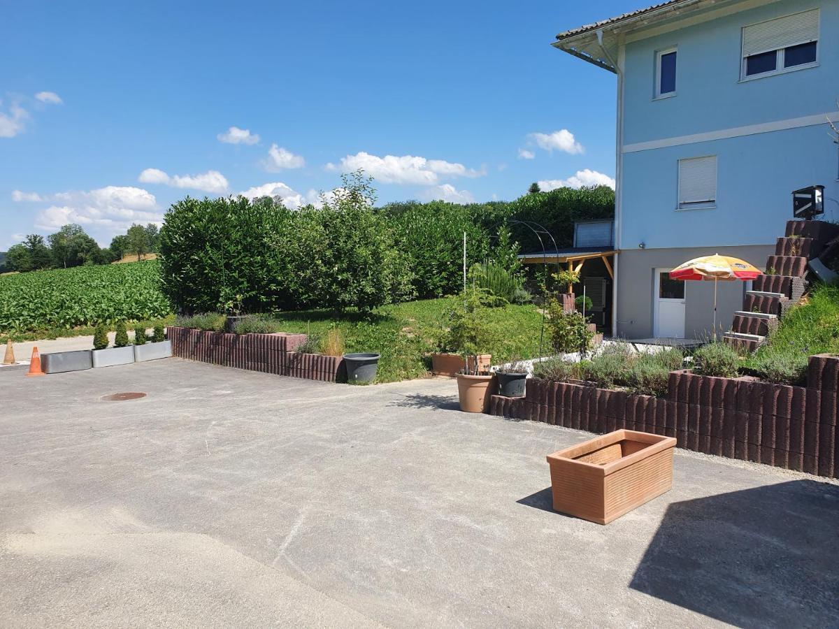 Maison D'Hotes Bleu Cudrefin Екстериор снимка